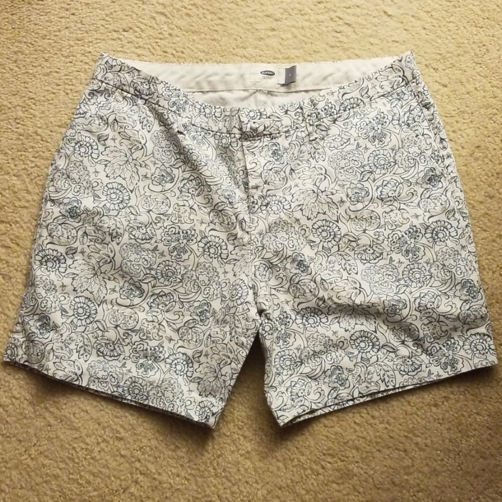 Old Navy Floral Print Women's Shorts